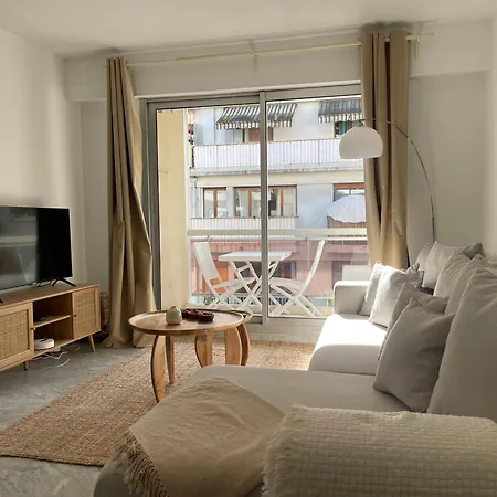 Apppartement Avec Terrasse - 2 A 4 Personnes *