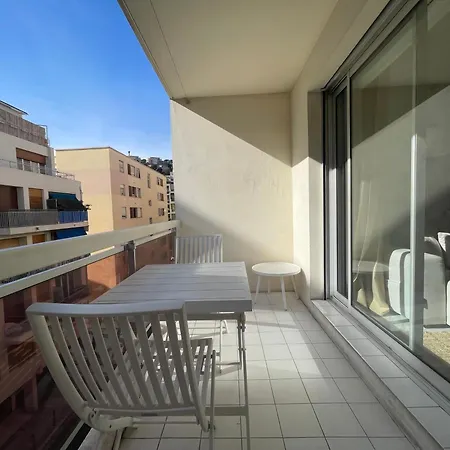 Apppartement Avec Terrasse - 2 A 4 Personnes *